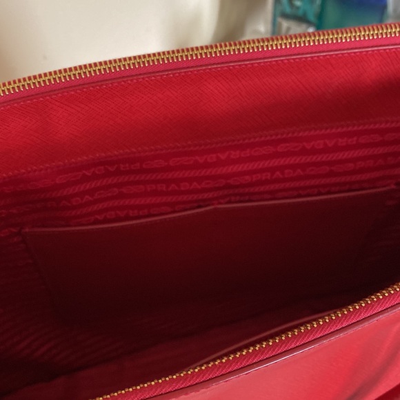 Authentic Prada Extra large Galleria Tote - Picture 11 of 16